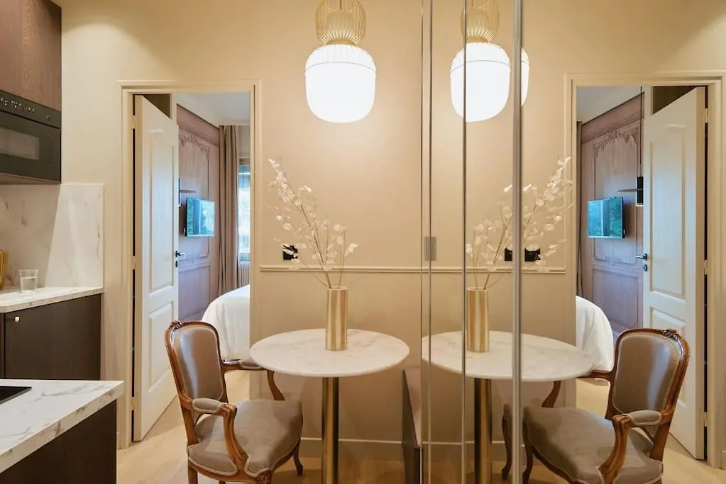 Versailles Suite - Duke Housing Paris 0*,  France